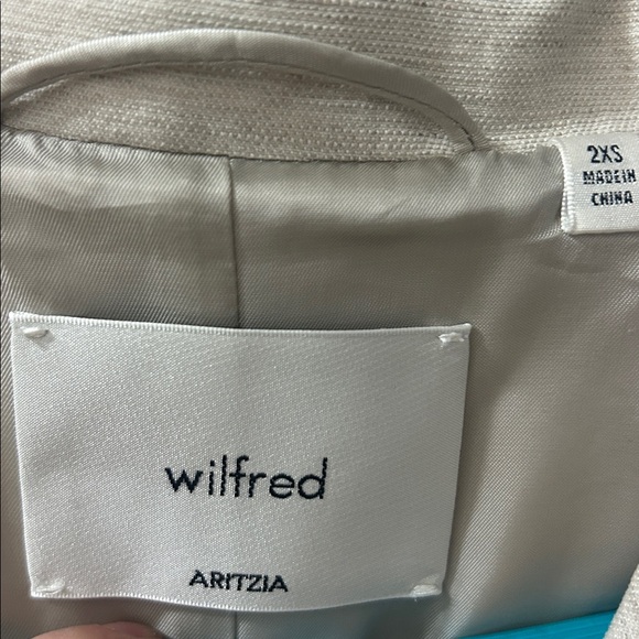 Wilfred Aritzia Linen Trench Coat - Picture 5 of 6